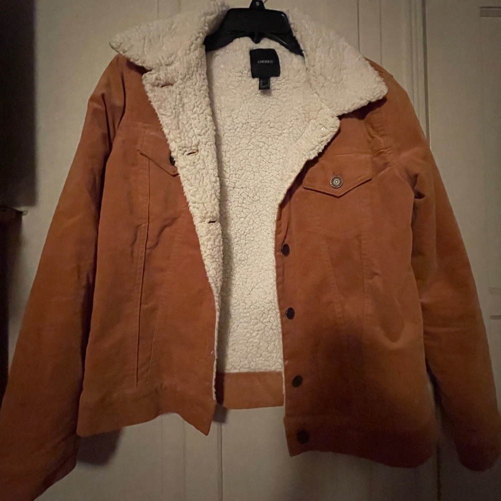 Forever 21 shacket size small. Used once. Very warm and trendy